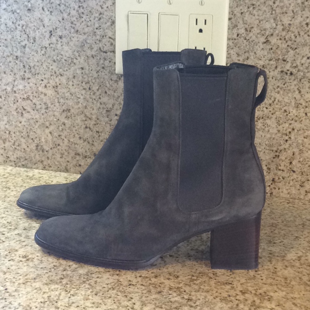 Brown suede Gucci ankle boots